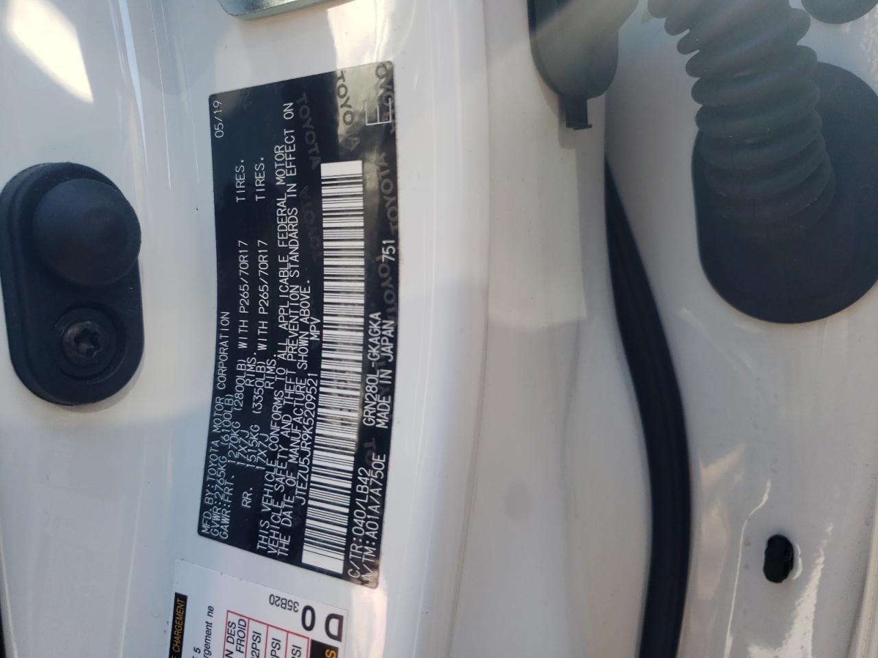 Photo 10 from auction – 2019 TOYOTA 4RUNNER SR with VIN JTEZU5JR9K5209521