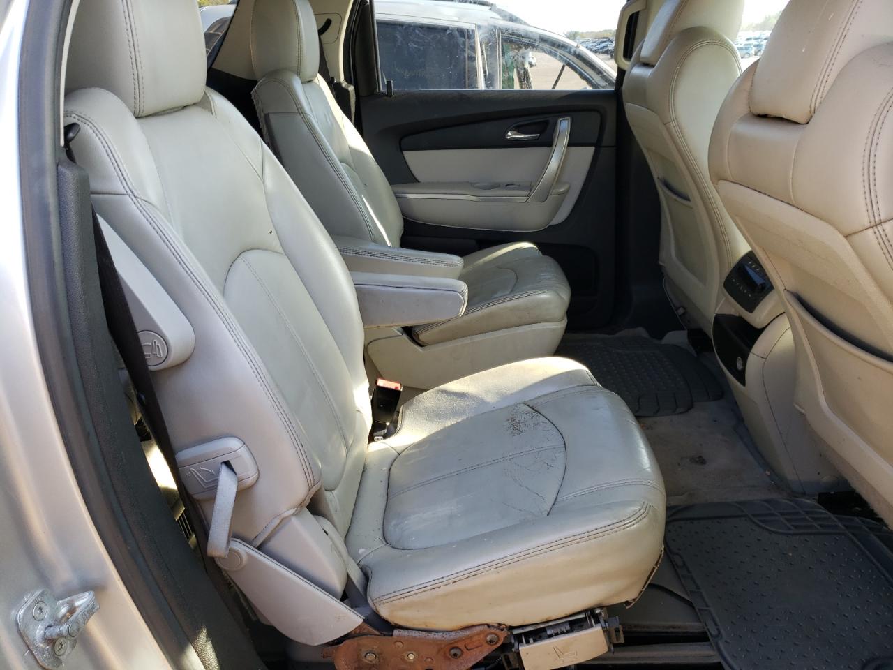 Photo 6 from auction – 2011 GMC ACADIA SLT with VIN 1GKKVRED7BJ138324