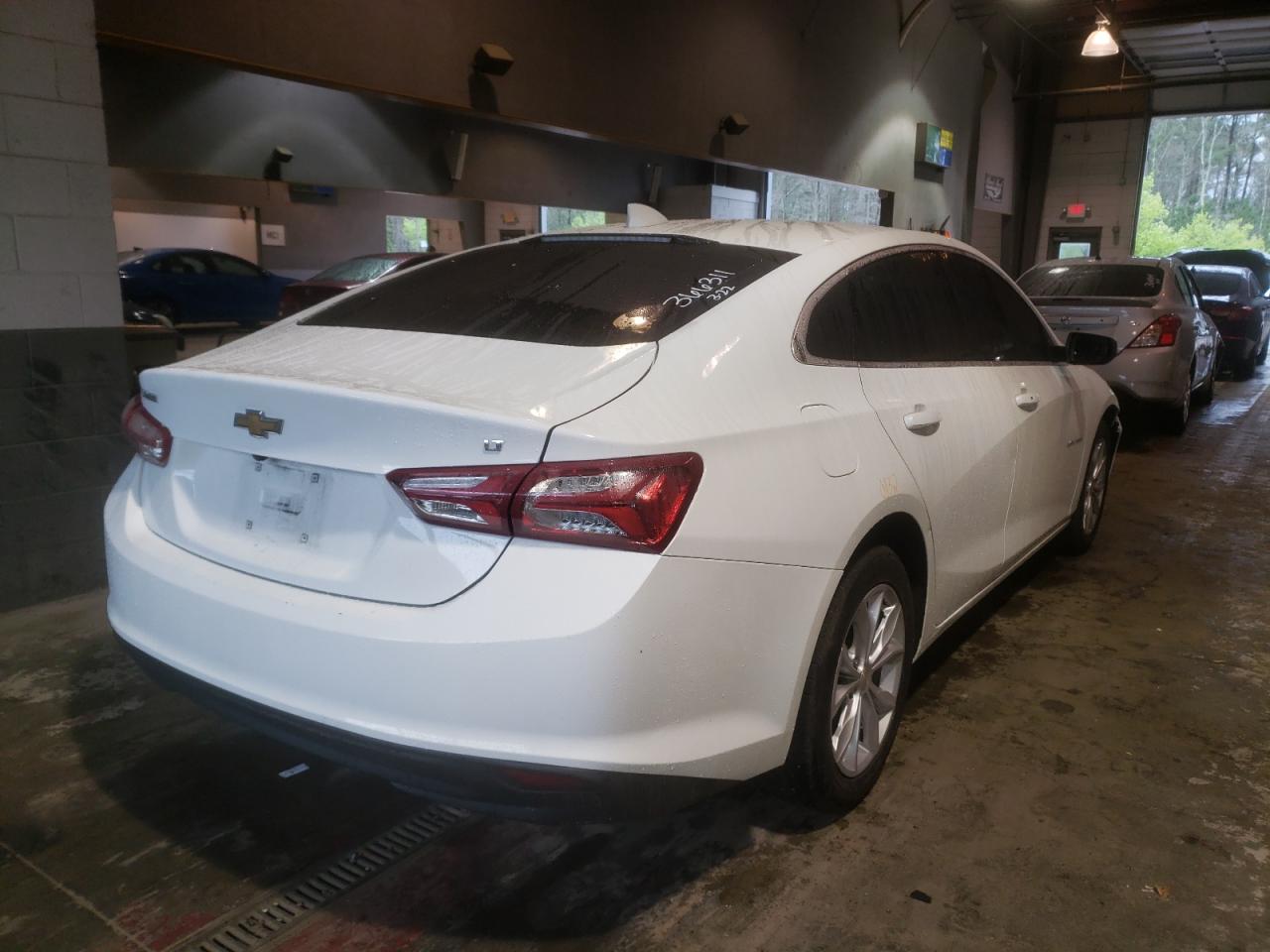 Photo 4 from auction – 2020 CHEVROLET MALIBU LT with VIN 1G1ZD5ST7LF077328