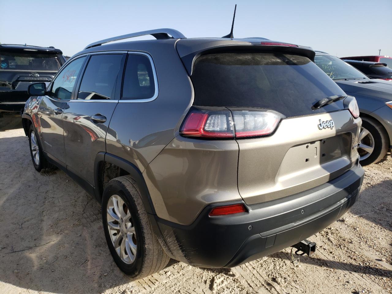 Photo 3 from auction – 2019 JEEP CHEROKEE L with VIN 1C4PJLCB9KD339782