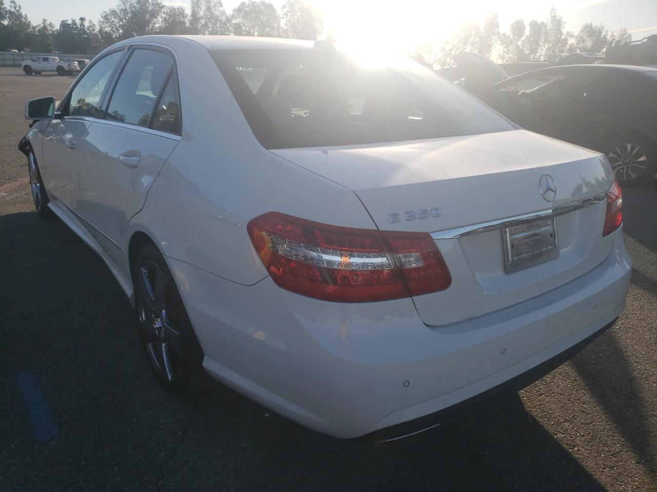 Photo 3 from auction – 2011 MERCEDES-BENZ E 350 with VIN WDDHF5GBXBA415688