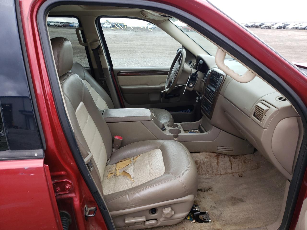 Photo 5 from auction – 2005 FORD EXPLORER E with VIN 1FMZU74E45UA24811