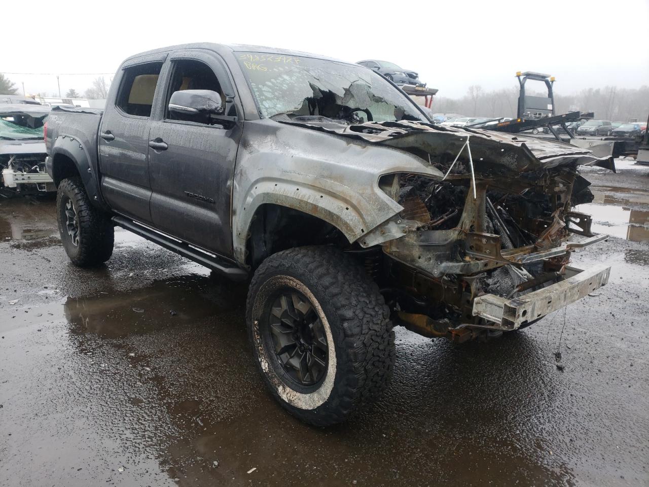 TOYOTA TACOMA DOU 2017 with VIN 5TFCZ5AN6HX106949 - Photo from auction