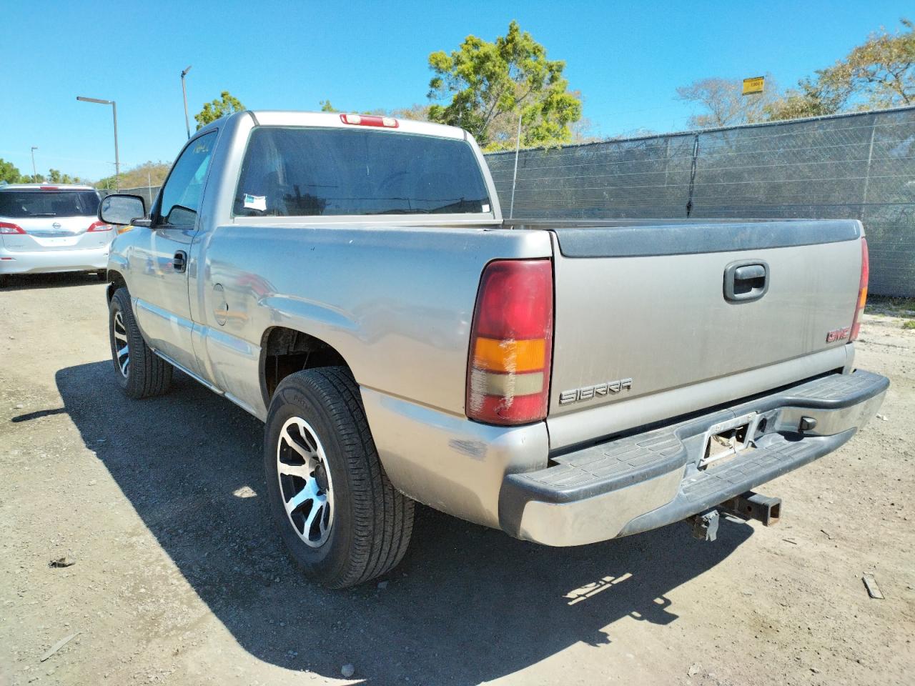 Photo 3 from auction – 2001 GMC NEW SIERRA with VIN 1GTEC14W81Z201661