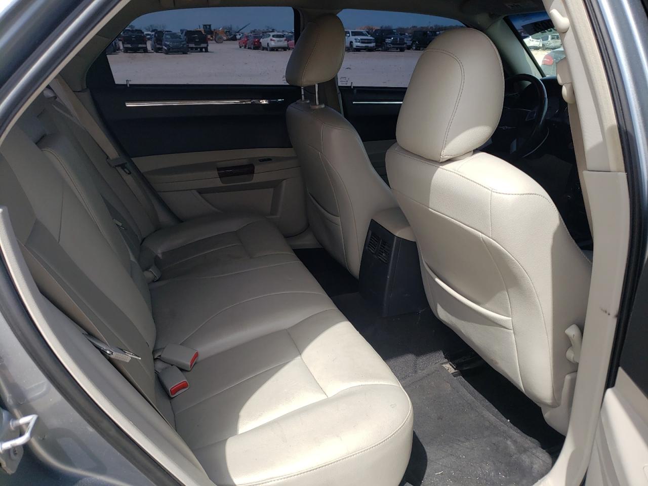 Photo 6 from auction – 2007 CHRYSLER 300C with VIN 2C3KA53G97H833477