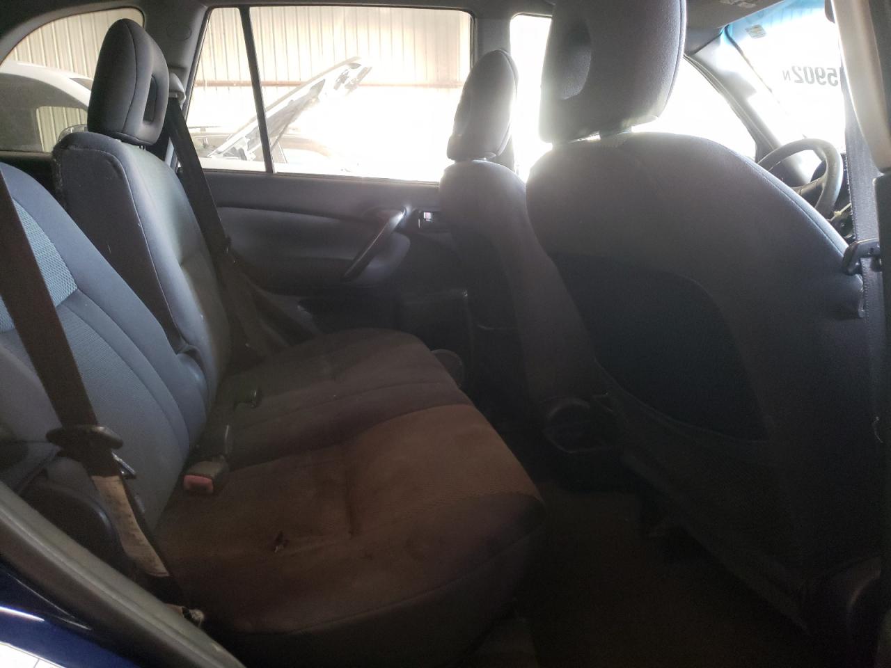 Photo 6 from auction – 2004 TOYOTA RAV4 with VIN JTEGD20V540012673