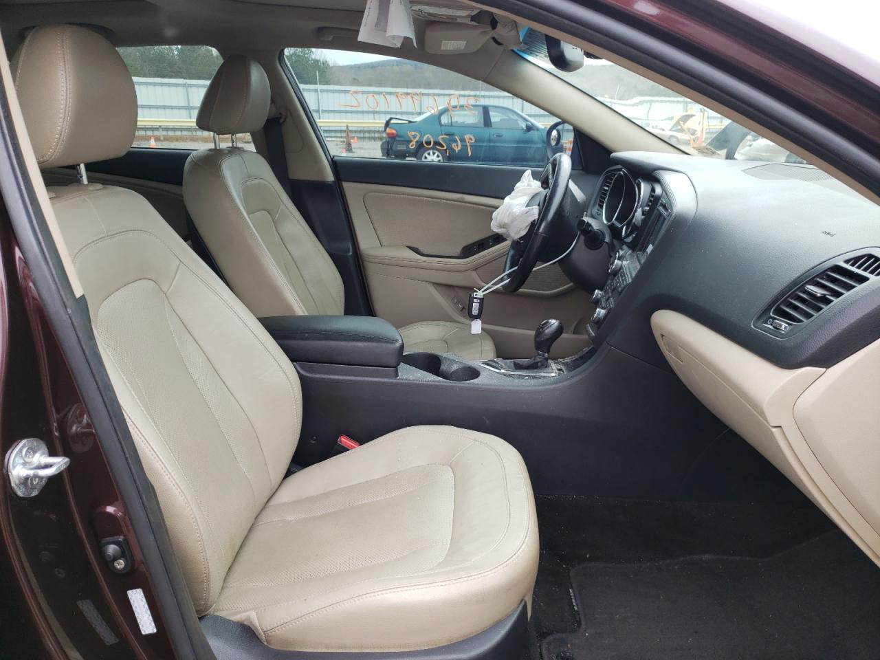 Photo 5 from auction – 2011 KIA OPTIMA EX with VIN KNAGN4A74B5115139