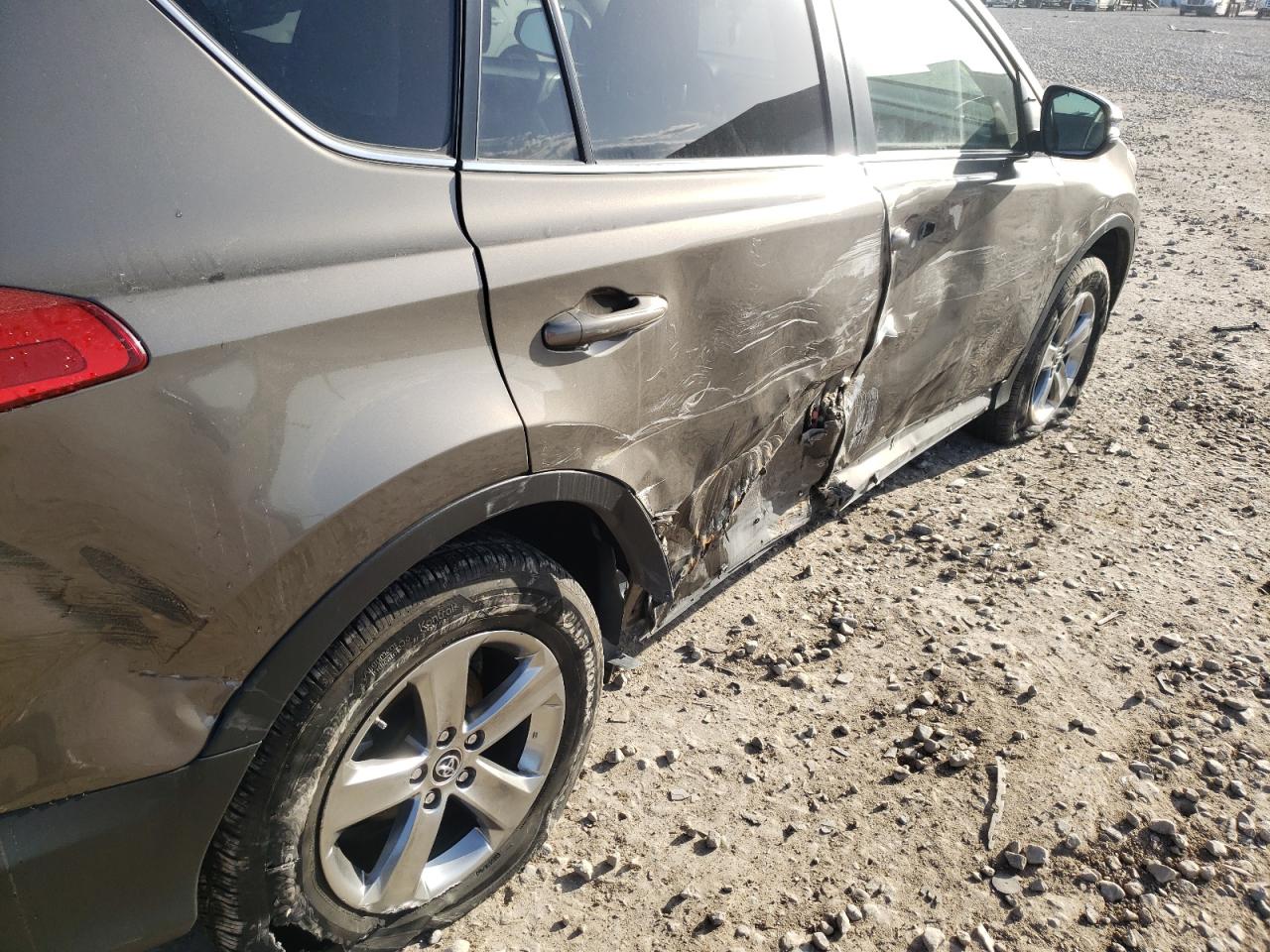 Photo 9 from auction – 2015 TOYOTA RAV4 XLE with VIN JTMRFREV3FD171387