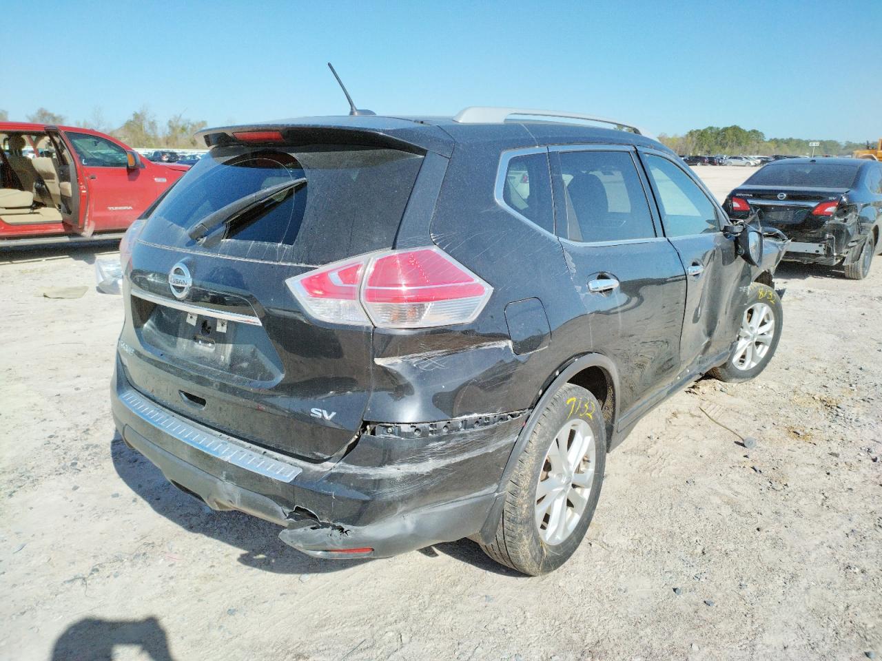 Photo 4 from auction – 2015 NISSAN ROGUE S with VIN 5N1AT2MT8FC764449