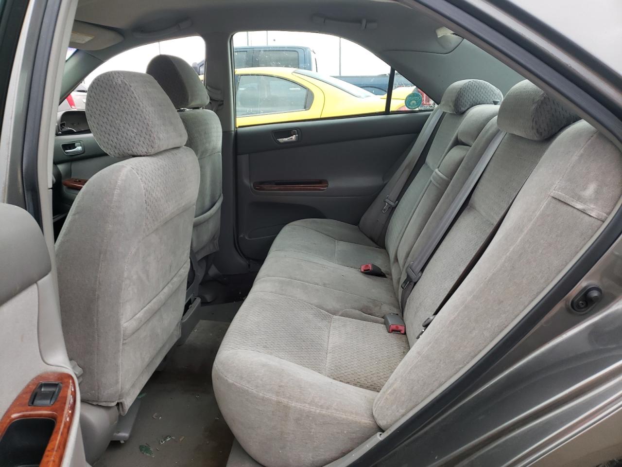 Photo 6 from auction – 2002 TOYOTA CAMRY LE with VIN 4T1BF32KX2U533441