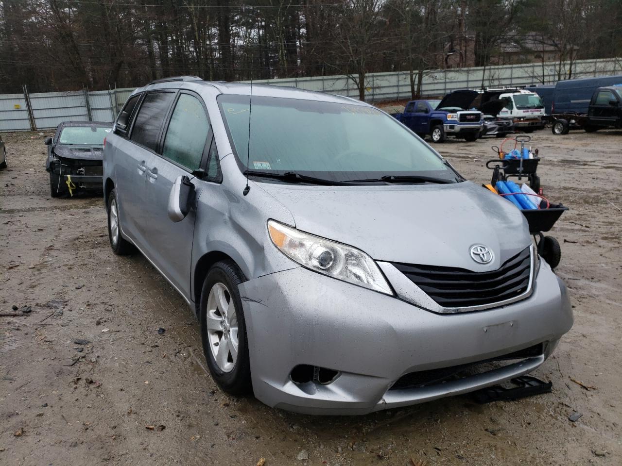 TOYOTA SIENNA LE 2014 with VIN 5TDKK3DC8ES462867 - Photo from auction