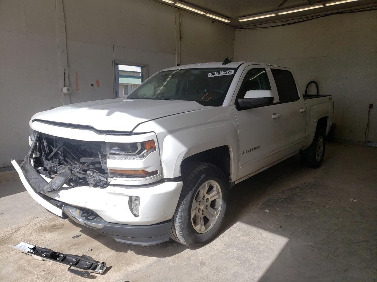 Photo 2 from auction – 2017 CHEVROLET SILVERADO with VIN 3GCUKREC9HG323344