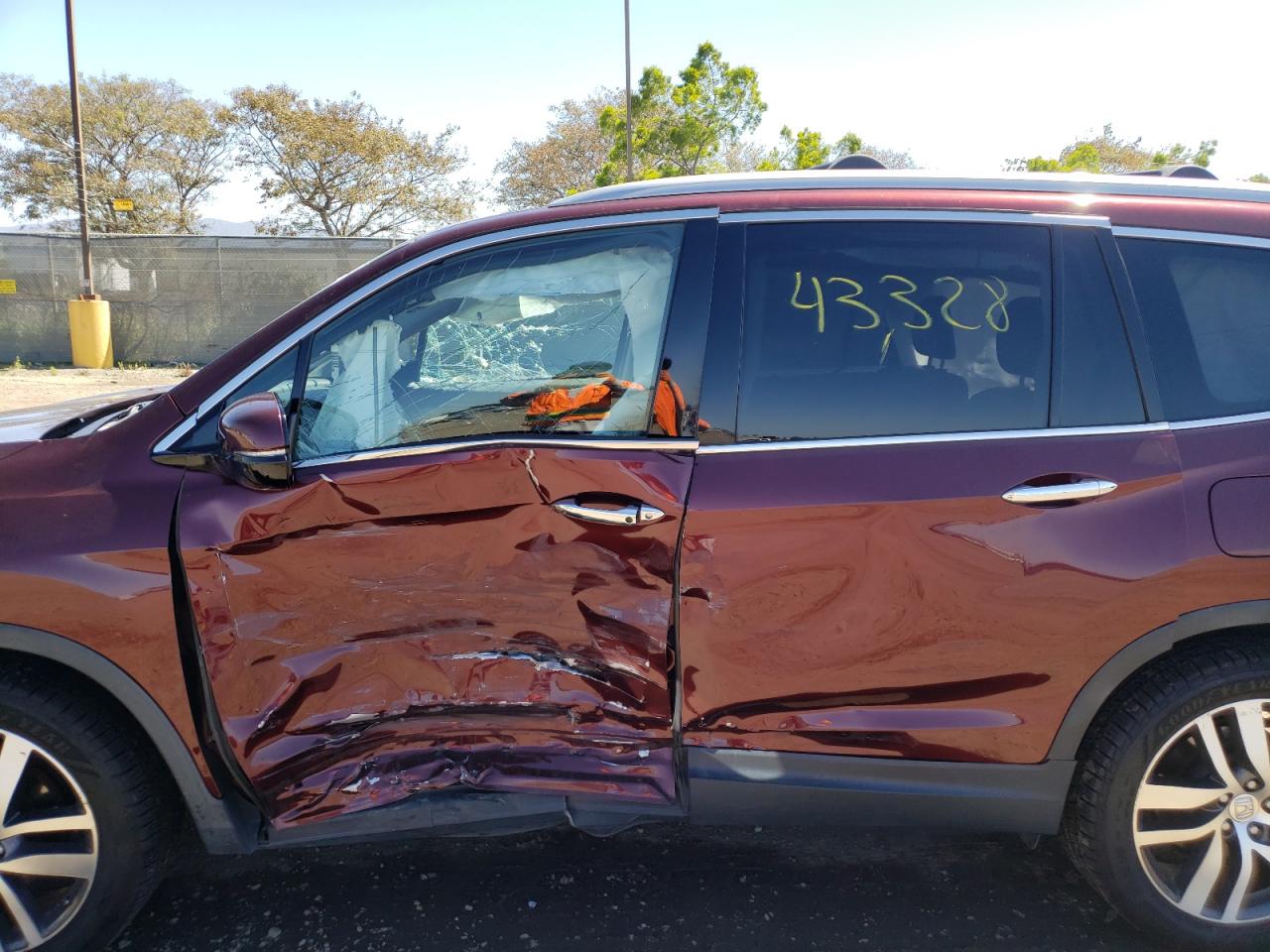 Photo 9 from auction – 2018 HONDA PILOT ELIT with VIN 5FNYF6H01JB037053