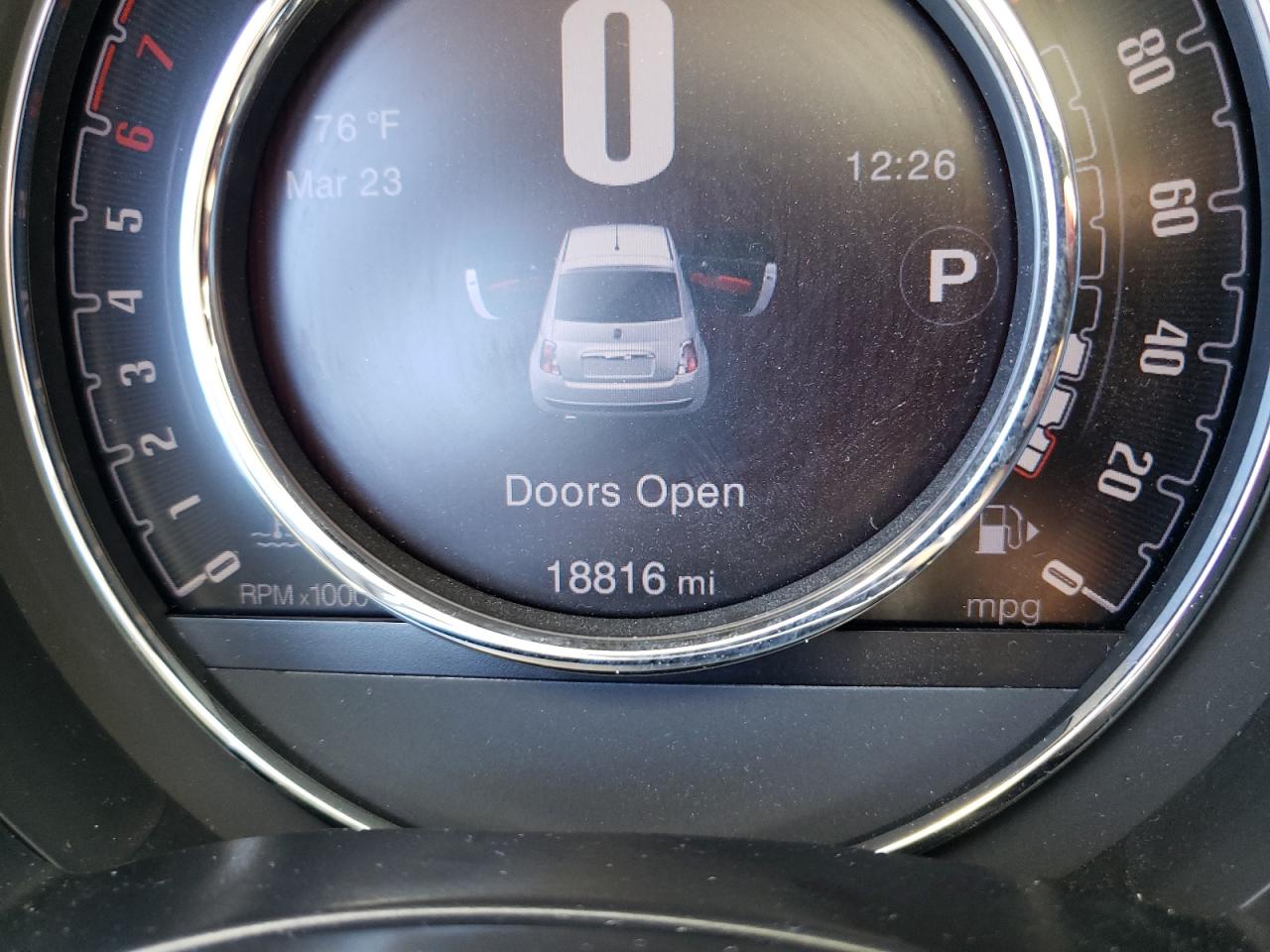 Photo 8 from auction – 2016 FIAT 500 LOUNGE with VIN 3C3CFFCR3GT134687