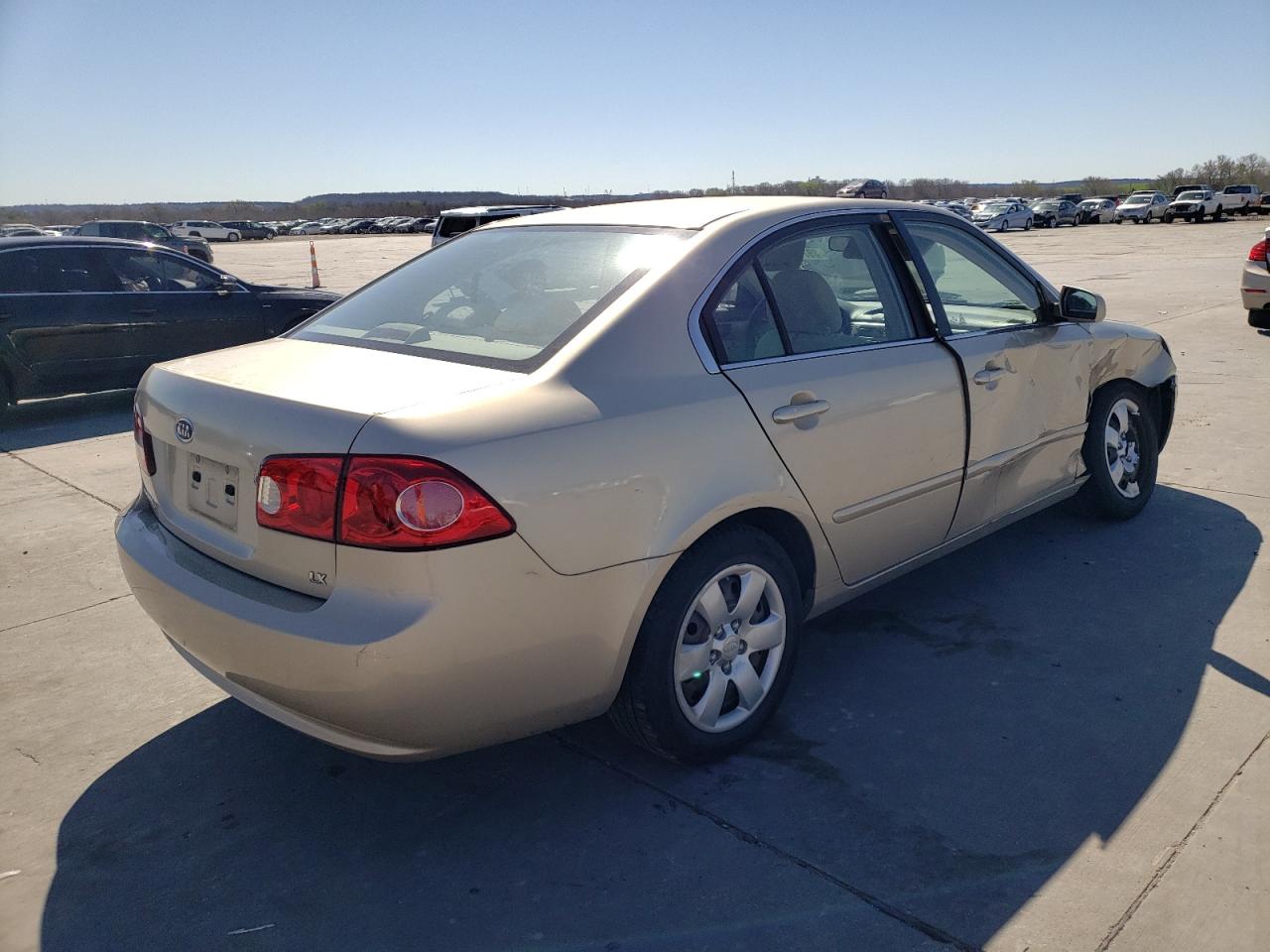 Photo 4 from auction – 2007 KIA OPTIMA LX with VIN KNAGE123675109831