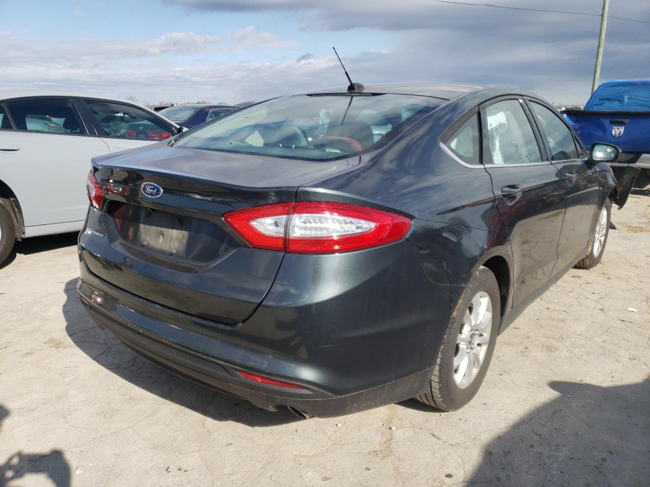 Photo 4 from auction – 2016 FORD FUSION S with VIN 3FA6P0G75GR183565