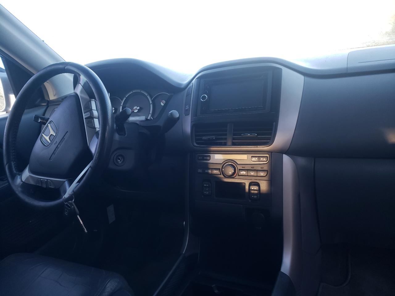 Photo 9 from auction – 2006 HONDA PILOT EX with VIN 5FNYF28526B005126