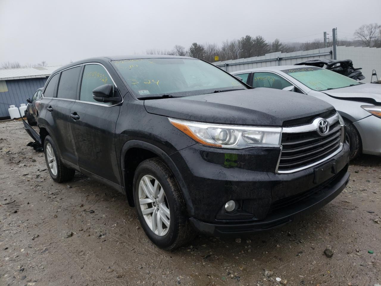 TOYOTA HIGHLANDER 2015 with VIN 5TDBKRFH9FS176863 - Photo from auction