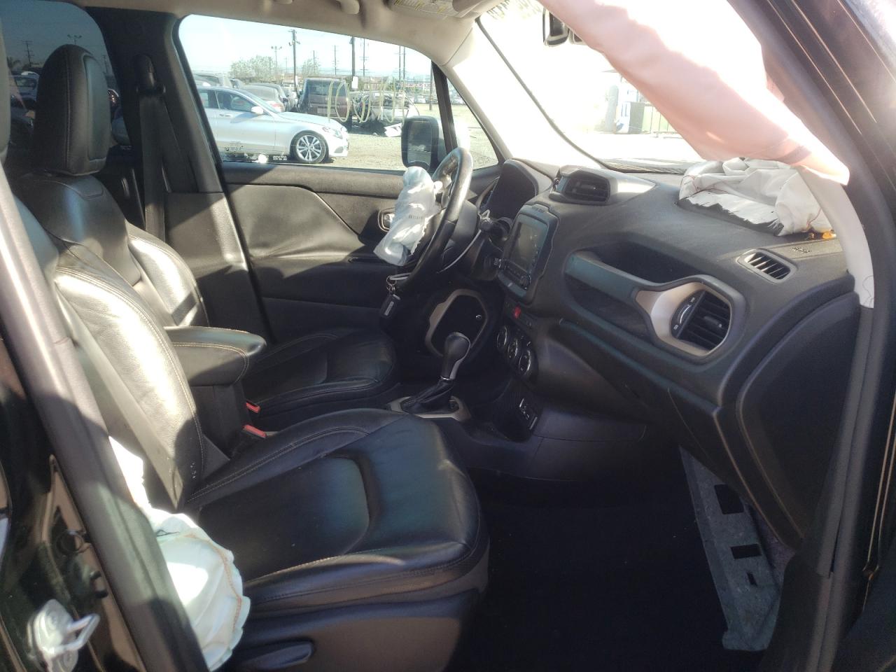 Photo 5 from auction – 2016 JEEP RENEGADE L with VIN ZACCJADT6GPD85282