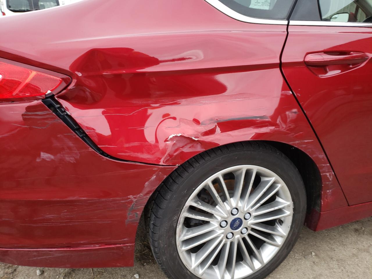 Photo 9 from auction – 2014 FORD FUSION SE with VIN 3FA6P0HD4ER290527