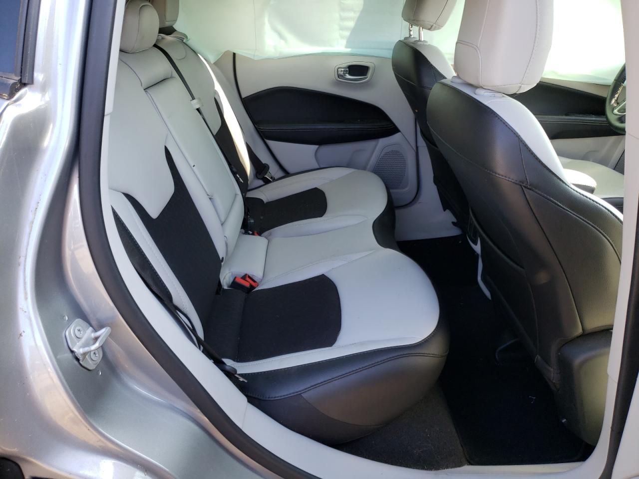 Фото 6 с аукциона – 2020 JEEP COMPASS LA с VIN 3C4NJCBB8LT205902