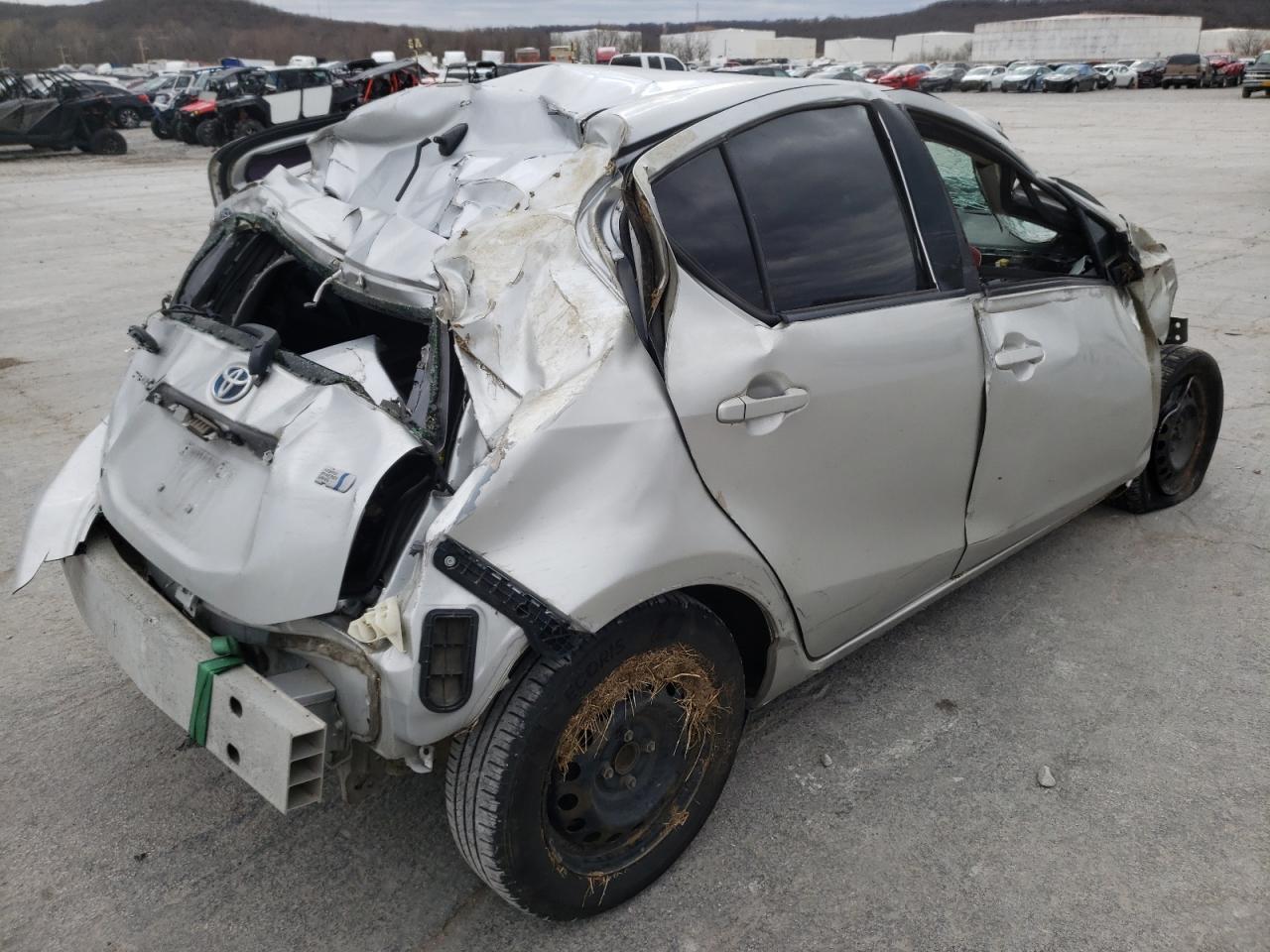 Photo 4 from auction – 2013 TOYOTA PRIUS C with VIN JTDKDTB35D1543625