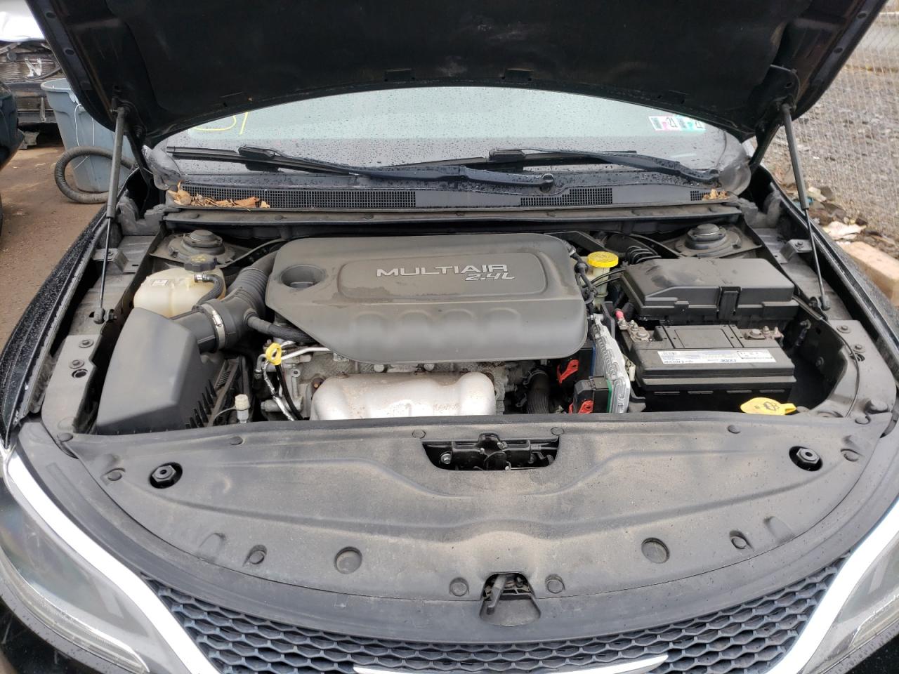 Photo 7 from auction – 2015 CHRYSLER 200 LIMITE with VIN 1C3CCCAB8FN641399