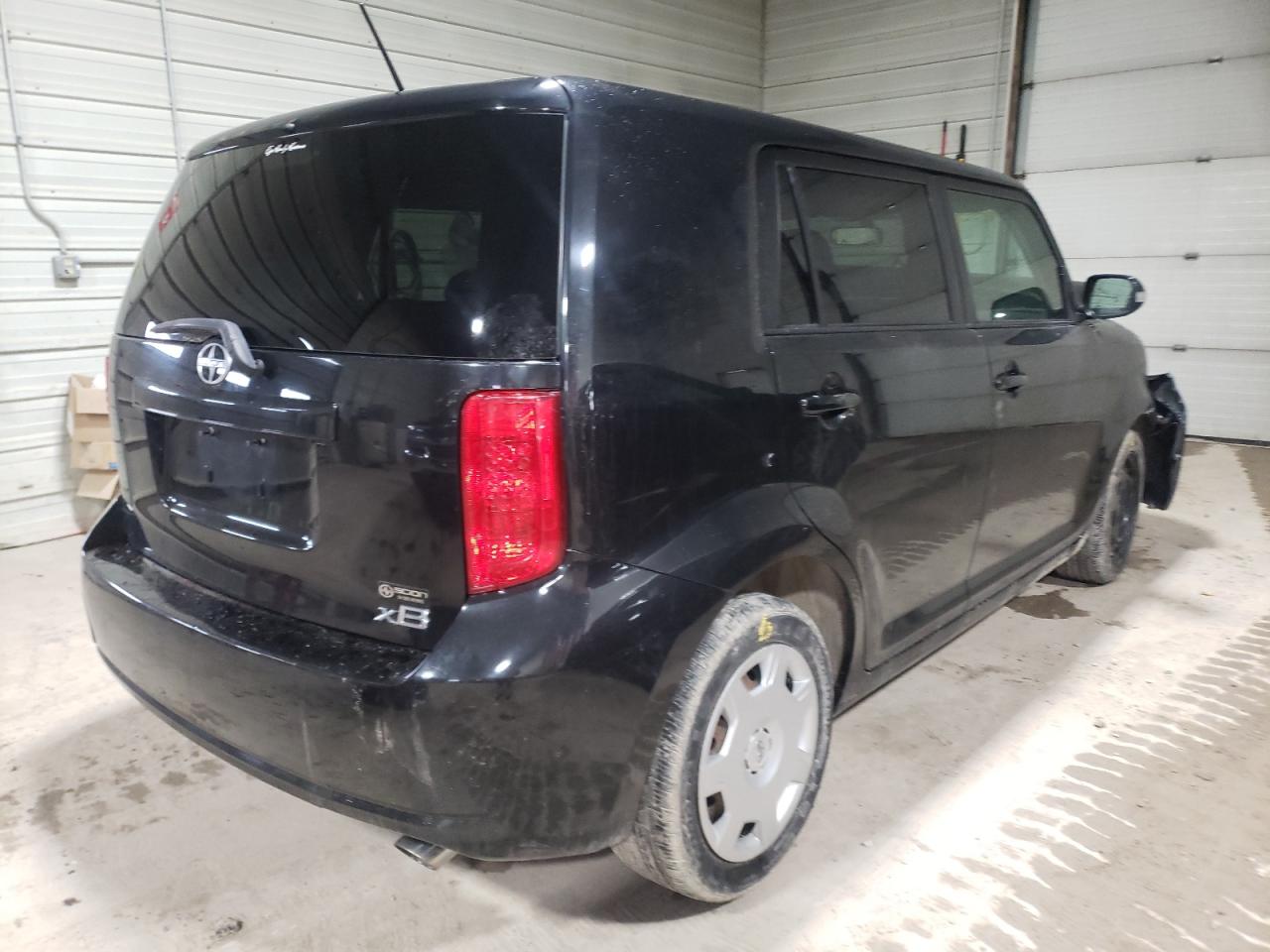 Photo 4 from auction – 2008 SCION XB with VIN JTLKE50E381025889