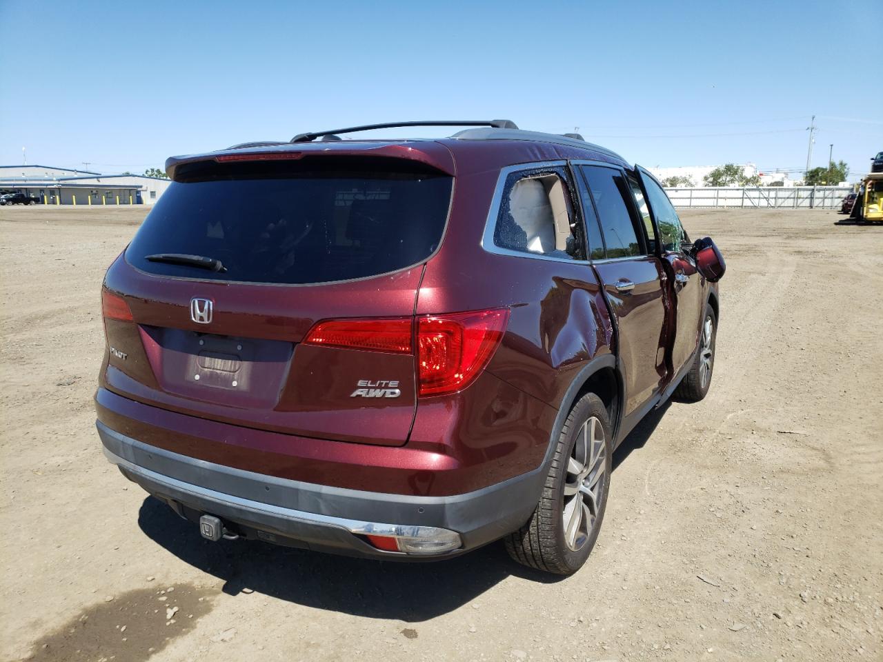 Photo 4 from auction – 2018 HONDA PILOT ELIT with VIN 5FNYF6H01JB037053