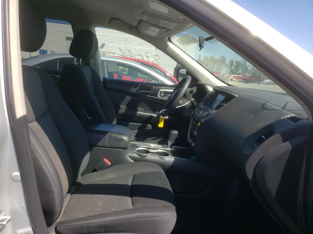 Photo 5 from auction – 2018 NISSAN PATHFINDER with VIN 5N1DR2MN3JC670212