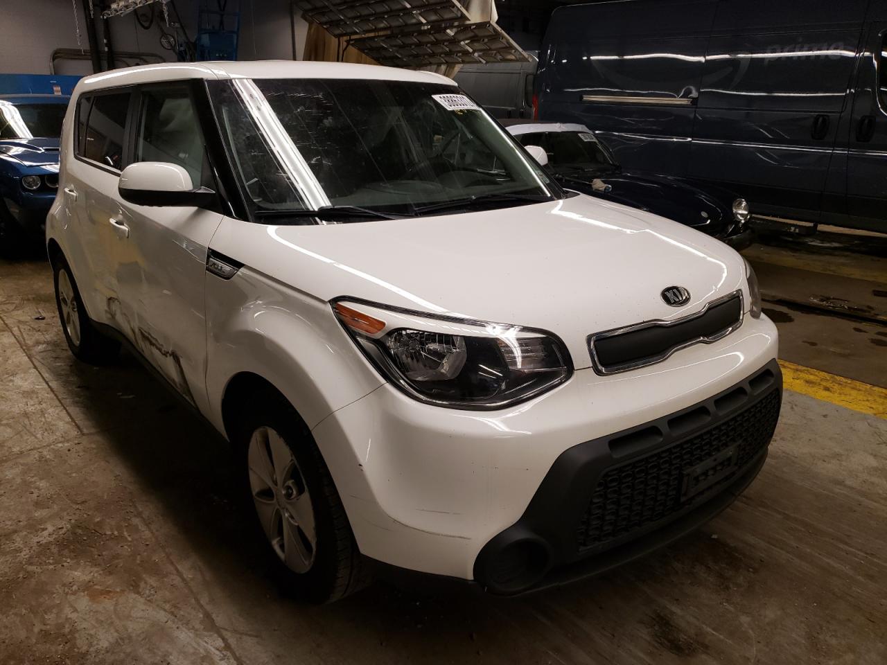 KIA SOUL 2015 with VIN KNDJN2A25F7229758 - Photo from auction