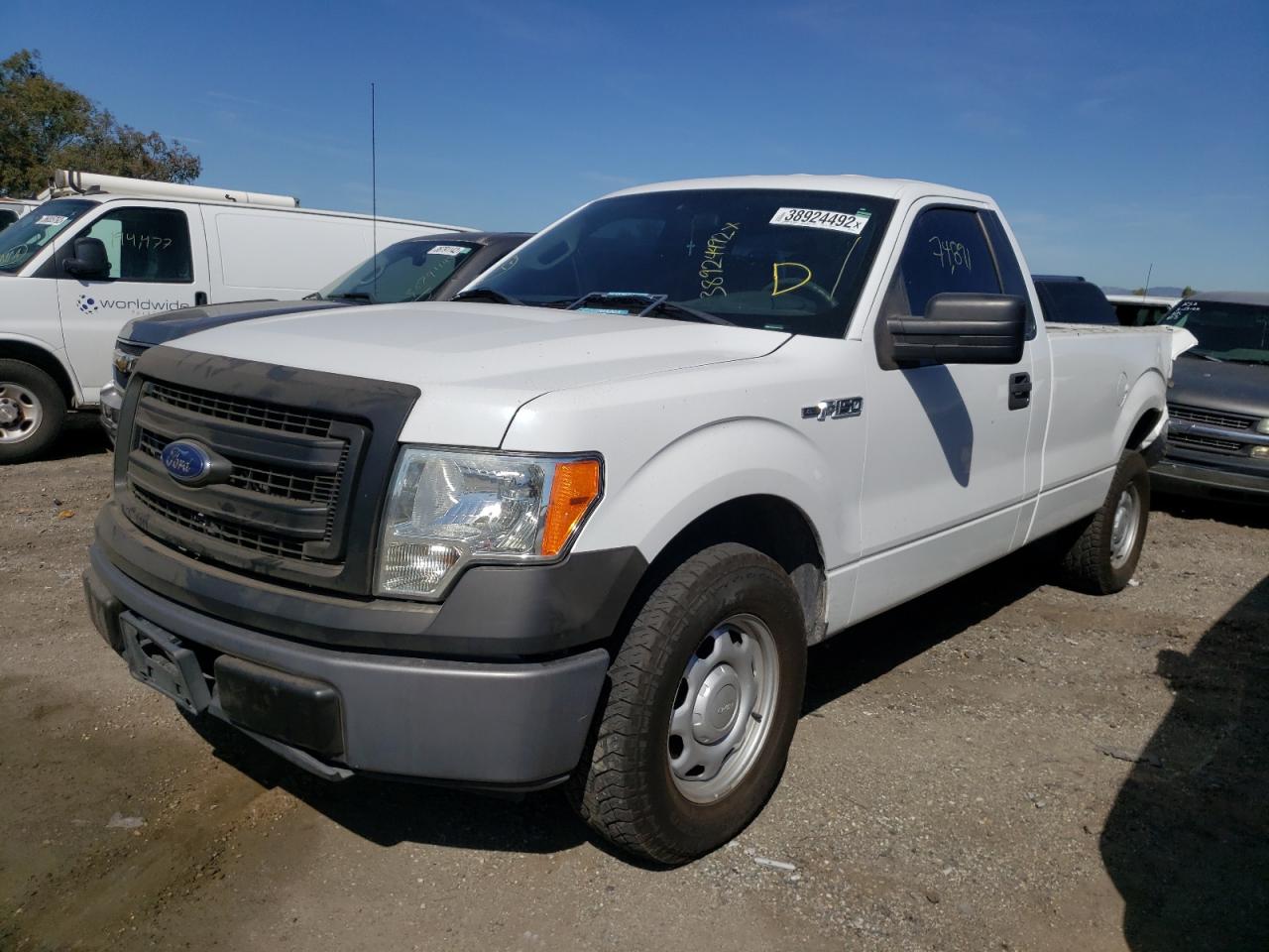 Photo 2 from auction – 2013 FORD F150 with VIN 1FTMF1CM6DKE66837