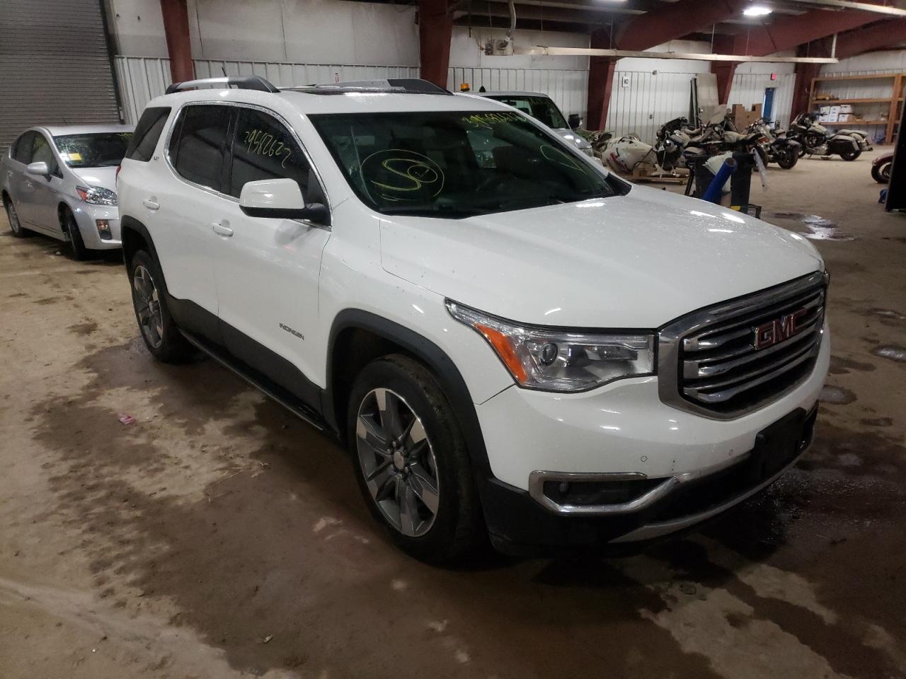 GMC ACADIA SLT 2017 with VIN 1GKKNWLS5HZ134847 - Photo from auction