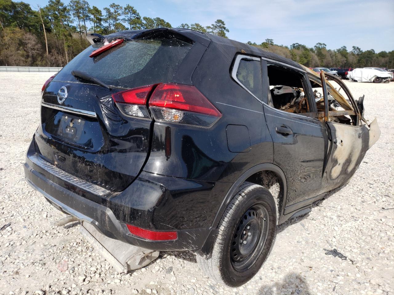 Photo 4 from auction – 2018 NISSAN ROGUE S with VIN 5N1AT2MT1JC792814