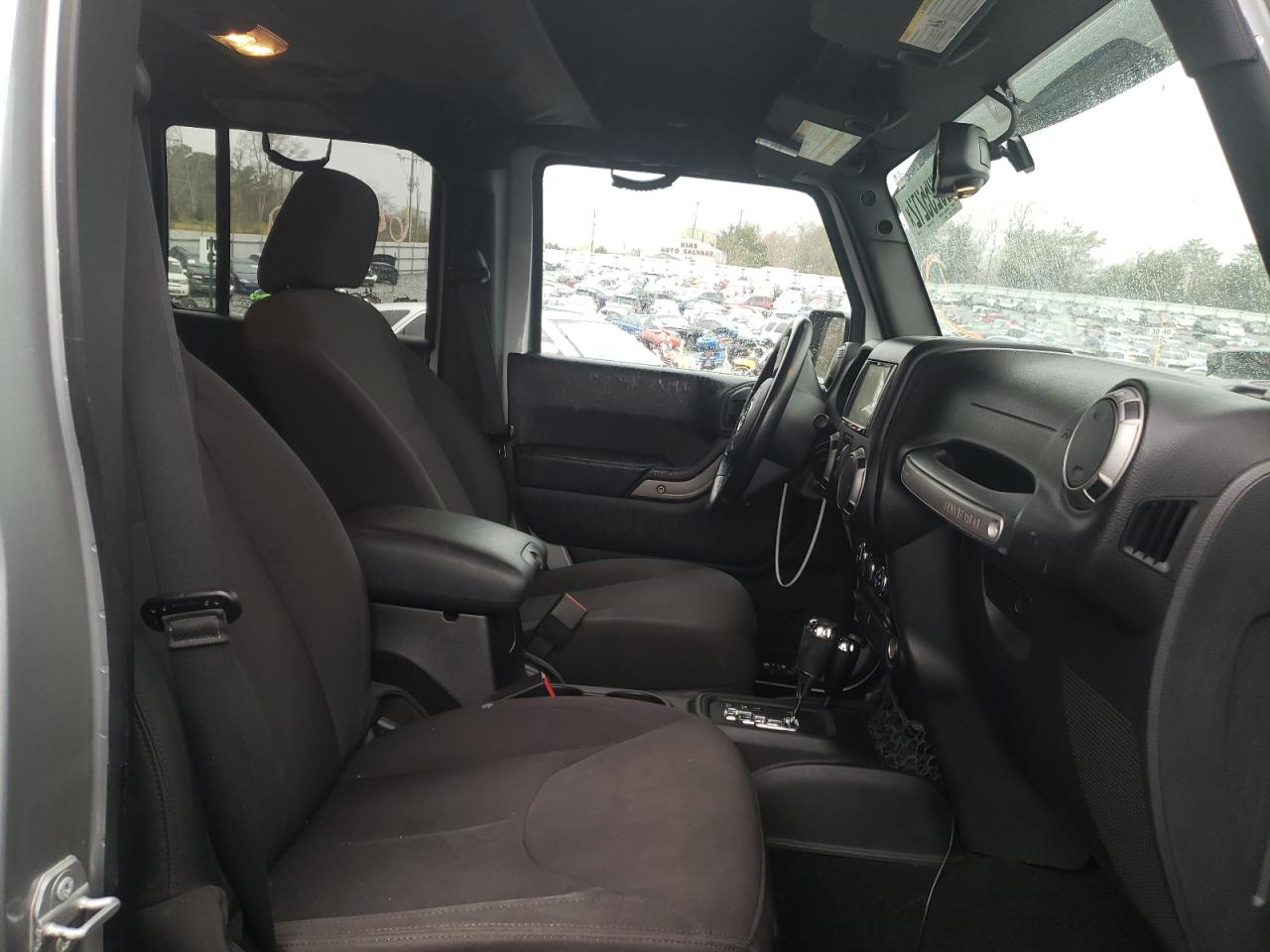 Photo 5 from auction – 2015 JEEP WRANGLER U with VIN 1C4BJWDG3FL697820