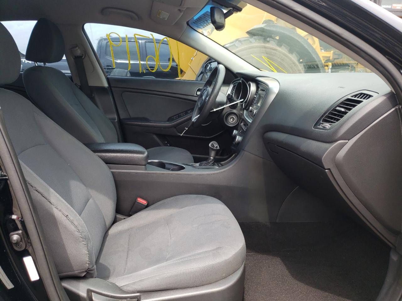 Photo 5 from auction – 2015 KIA OPTIMA LX with VIN 5XXGM4A77FG493723