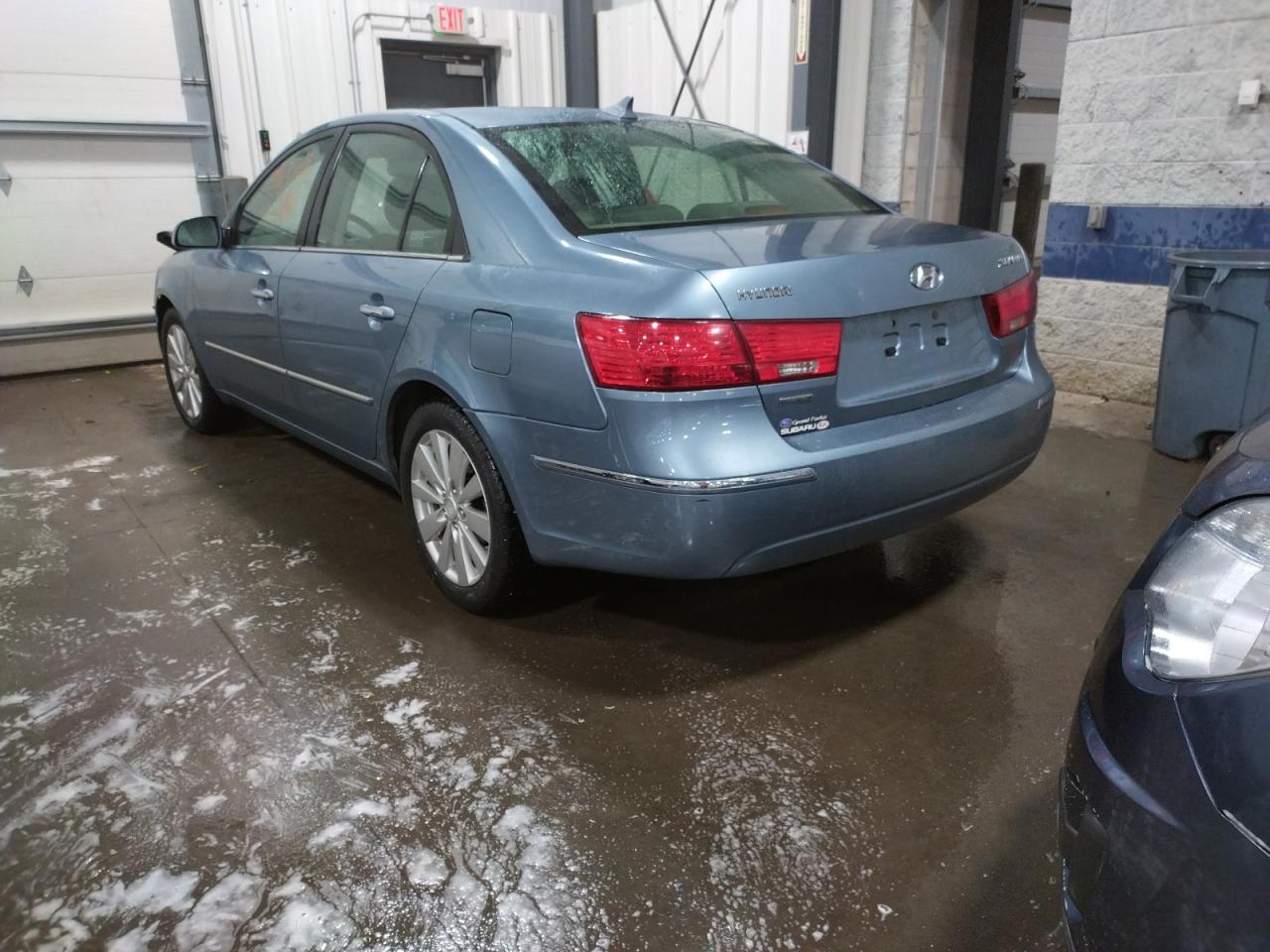 Photo 3 from auction – 2009 HYUNDAI SONATA SE with VIN 5NPEU46C79H454183
