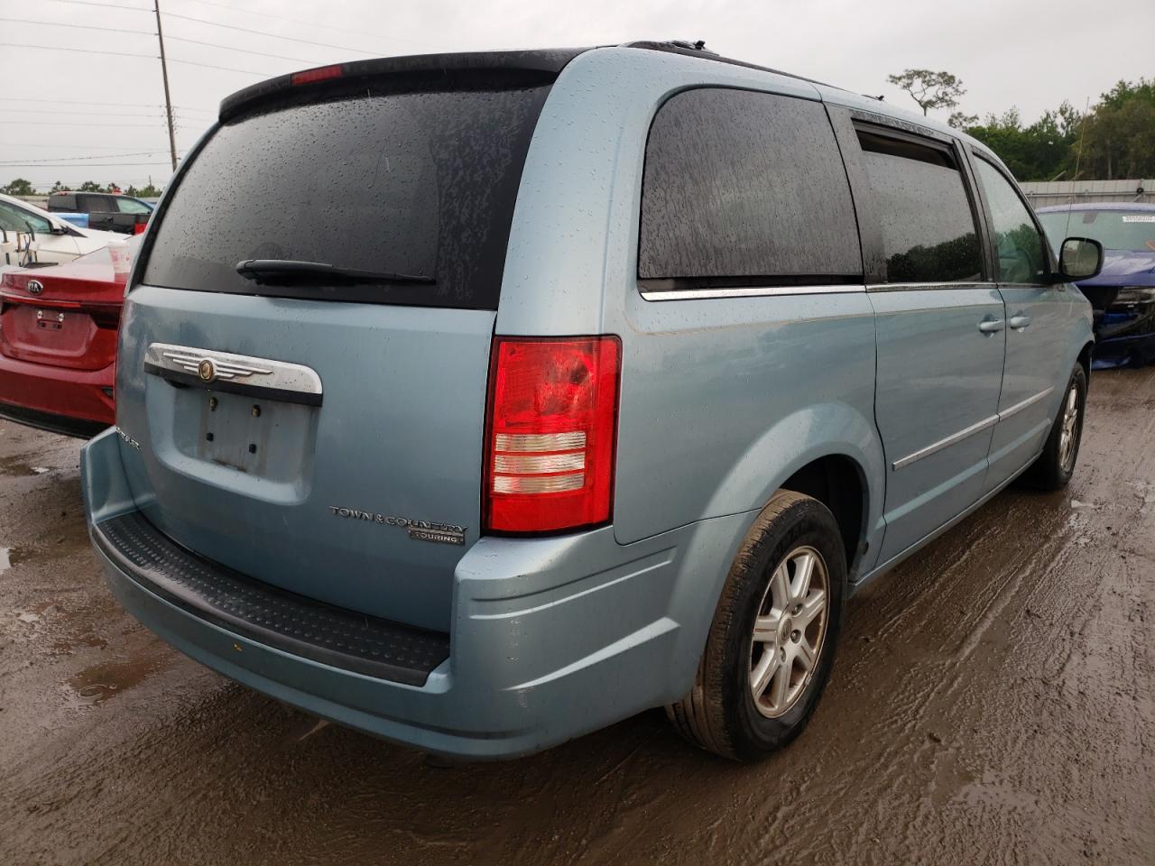 Photo 4 from auction – 2010 CHRYSLER TOWN & COU with VIN 2A4RR5D12AR150299