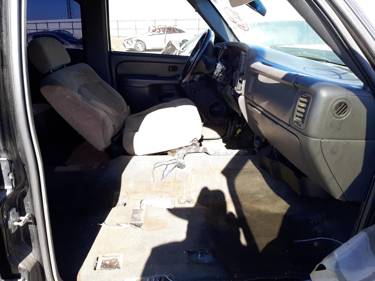 Photo 5 from auction – 2005 CHEVROLET SILVERADO with VIN 2GCEC13T851182096