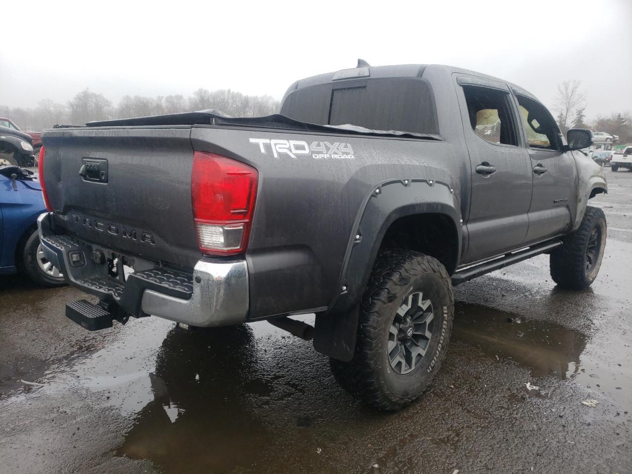 Photo 4 from auction – 2017 TOYOTA TACOMA DOU with VIN 5TFCZ5AN6HX106949