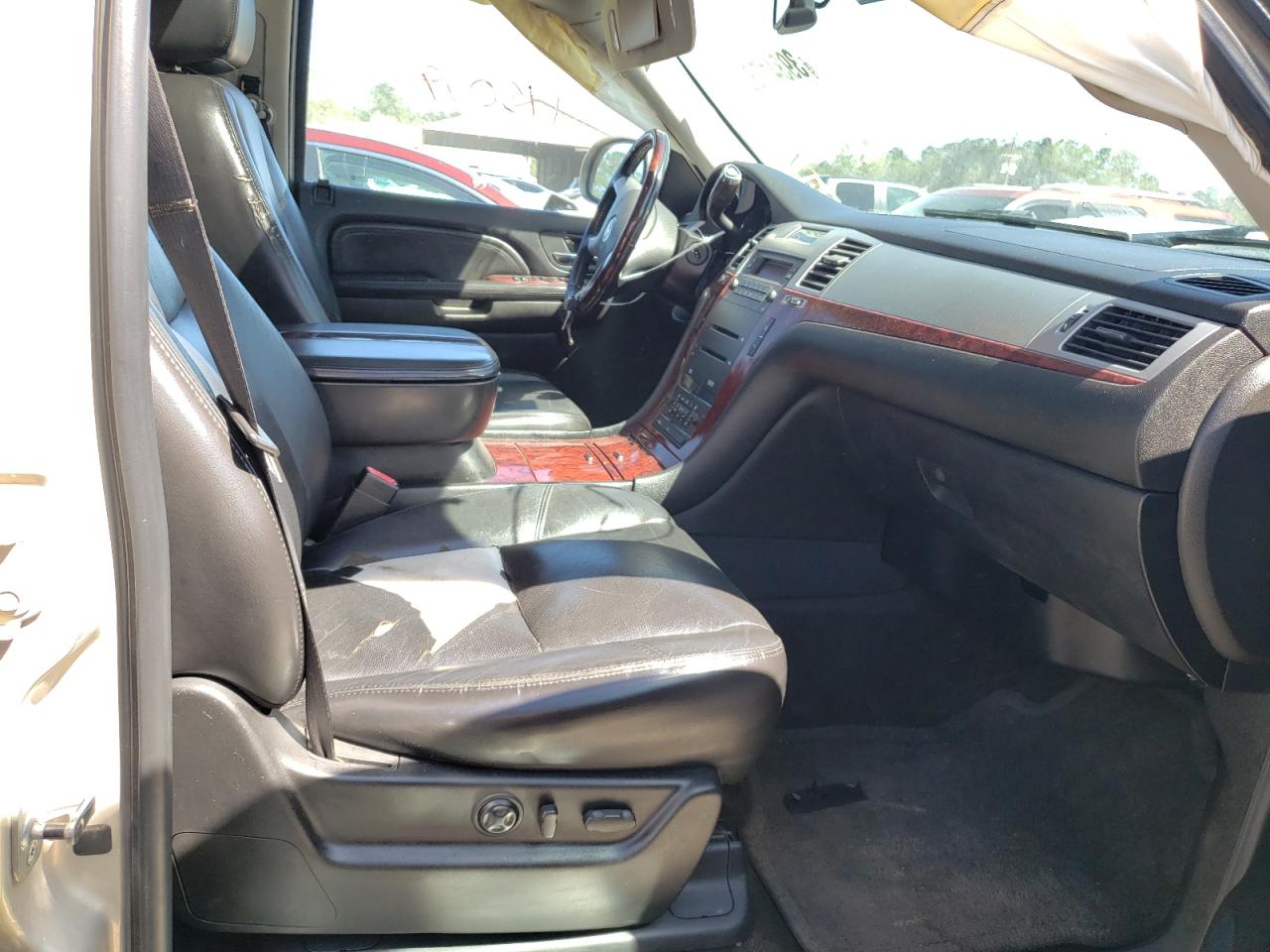 Photo 5 from auction – 2007 CADILLAC ESCALADE with VIN 1GYEC63847R310055