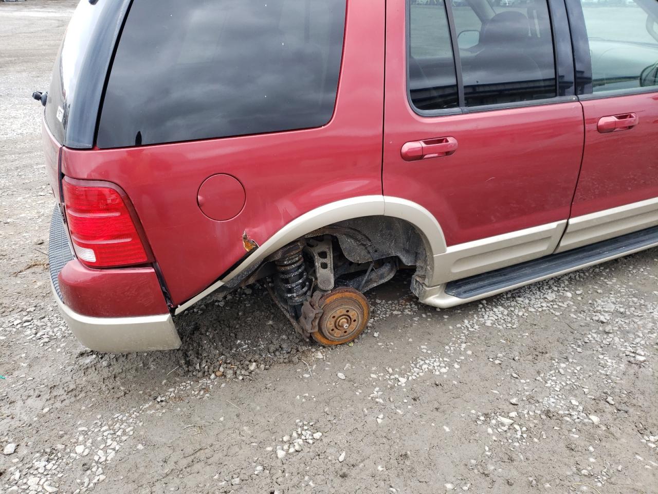 Photo 9 from auction – 2005 FORD EXPLORER E with VIN 1FMZU74E45UA24811