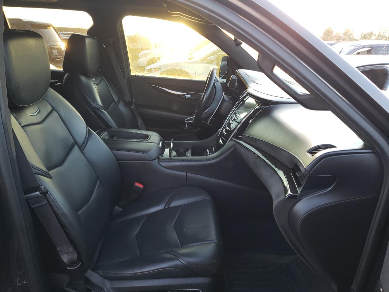 Photo 5 from auction – 2016 CADILLAC ESCALADE P with VIN 1GYS4DKJXGR244636