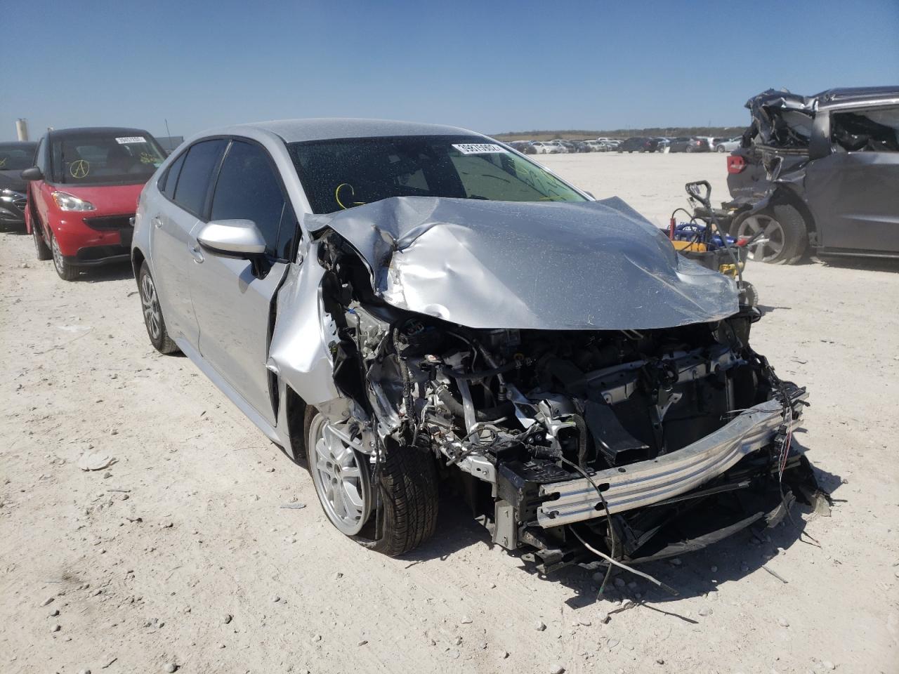 TOYOTA COROLLA LE 2021 with VIN JTDEAMDE8MJ013174 - Photo from auction