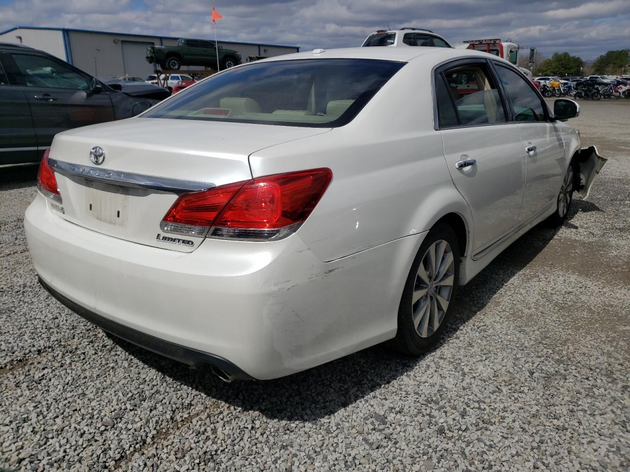 Photo 4 from auction – 2011 TOYOTA AVALON BAS with VIN 4T1BK3DB7BU407904