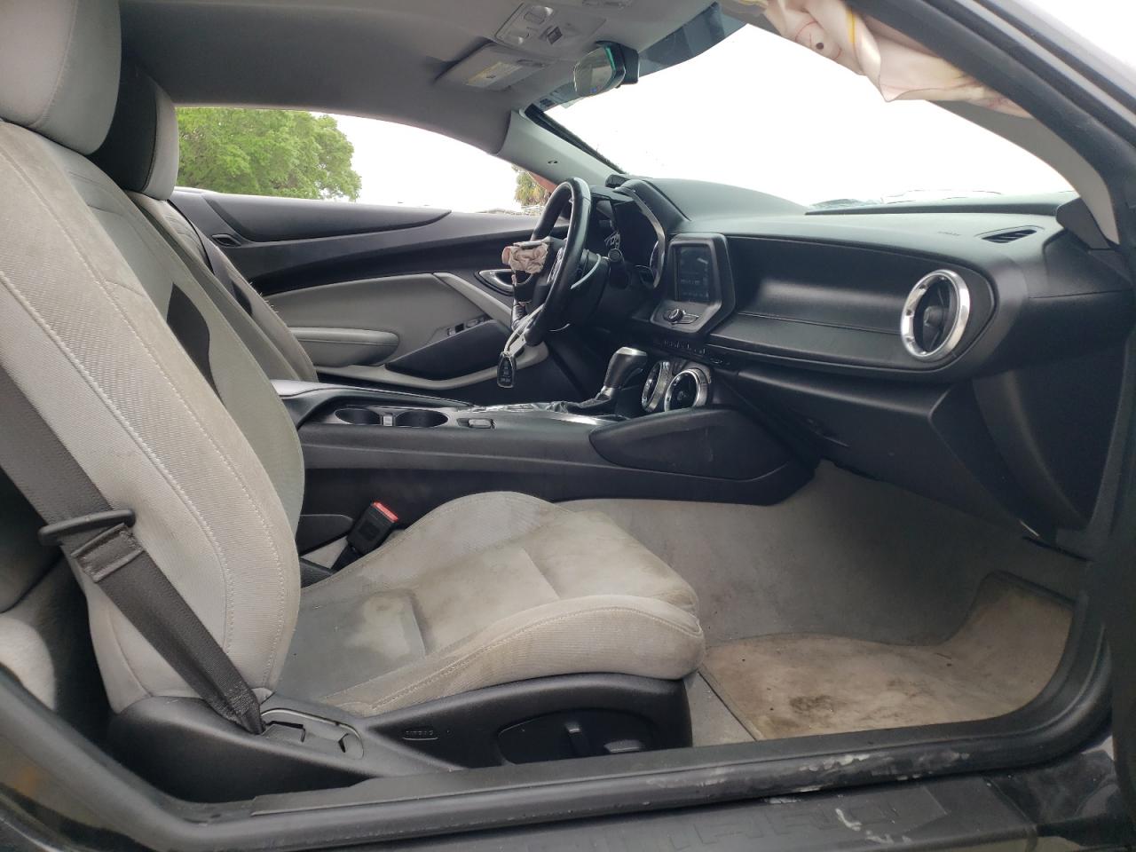 Photo 5 from auction – 2018 CHEVROLET CAMARO LT with VIN 1G1FB1RX6J0156595