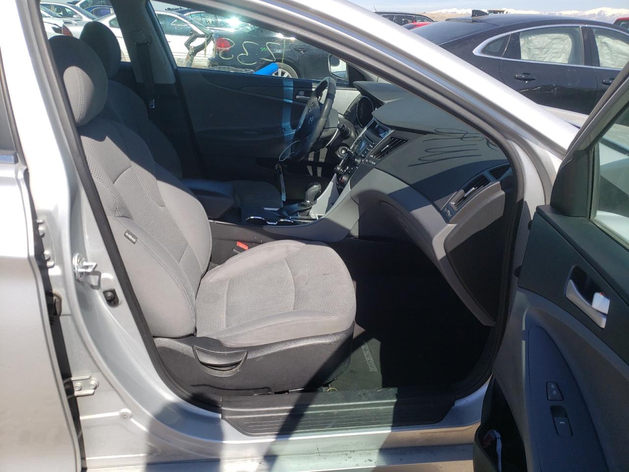 Photo 5 from auction – 2013 HYUNDAI SONATA GLS with VIN 5NPEB4AC4DH787284