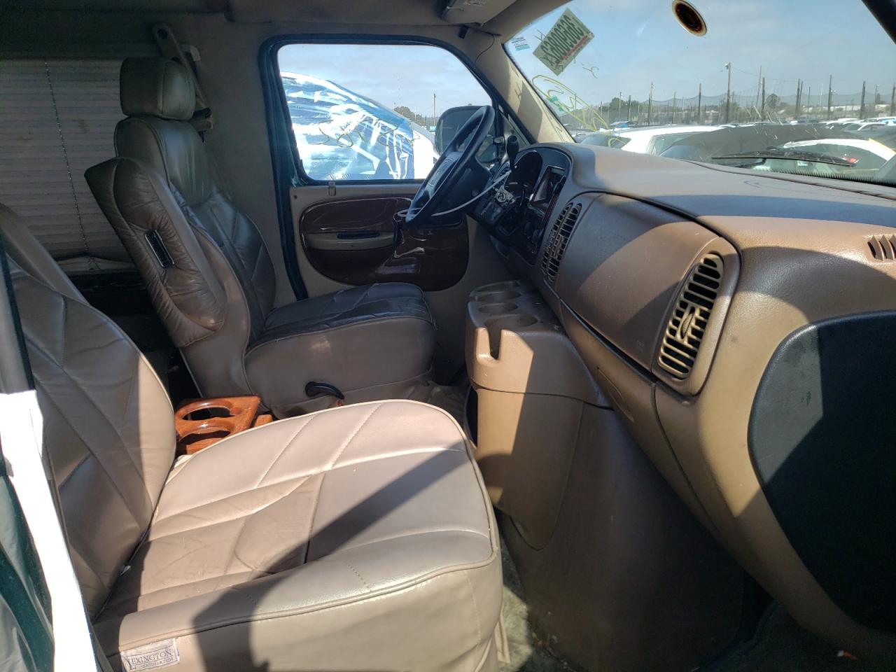 Photo 5 from auction – 2000 DODGE VAN with VIN 2B6HB11Y5YK164012