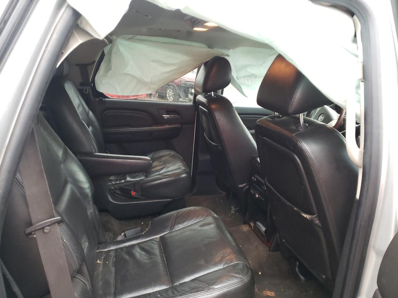 Photo 6 from auction – 2010 CADILLAC ESCALADE P with VIN 1GYUKCEF5AR159064
