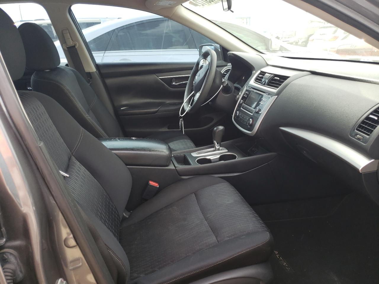 Photo 5 from auction – 2017 NISSAN ALTIMA 2.5 with VIN 1N4AL3AP1HN366689